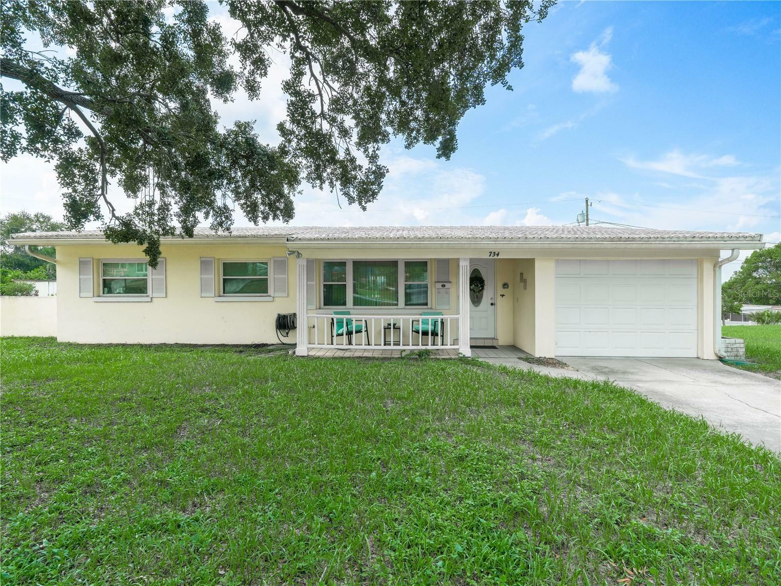 Property Photo: 734 Osceola Avenue FL 33853