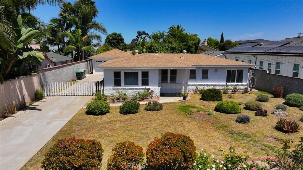 Property Photo:  348 E 18th Street  CA 92627 