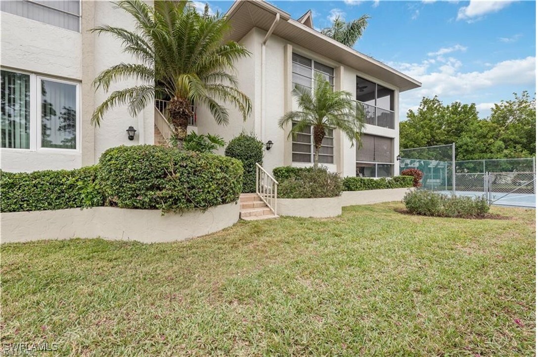 Property Photo:  113 Georgetown Boulevard 113  FL 34112 