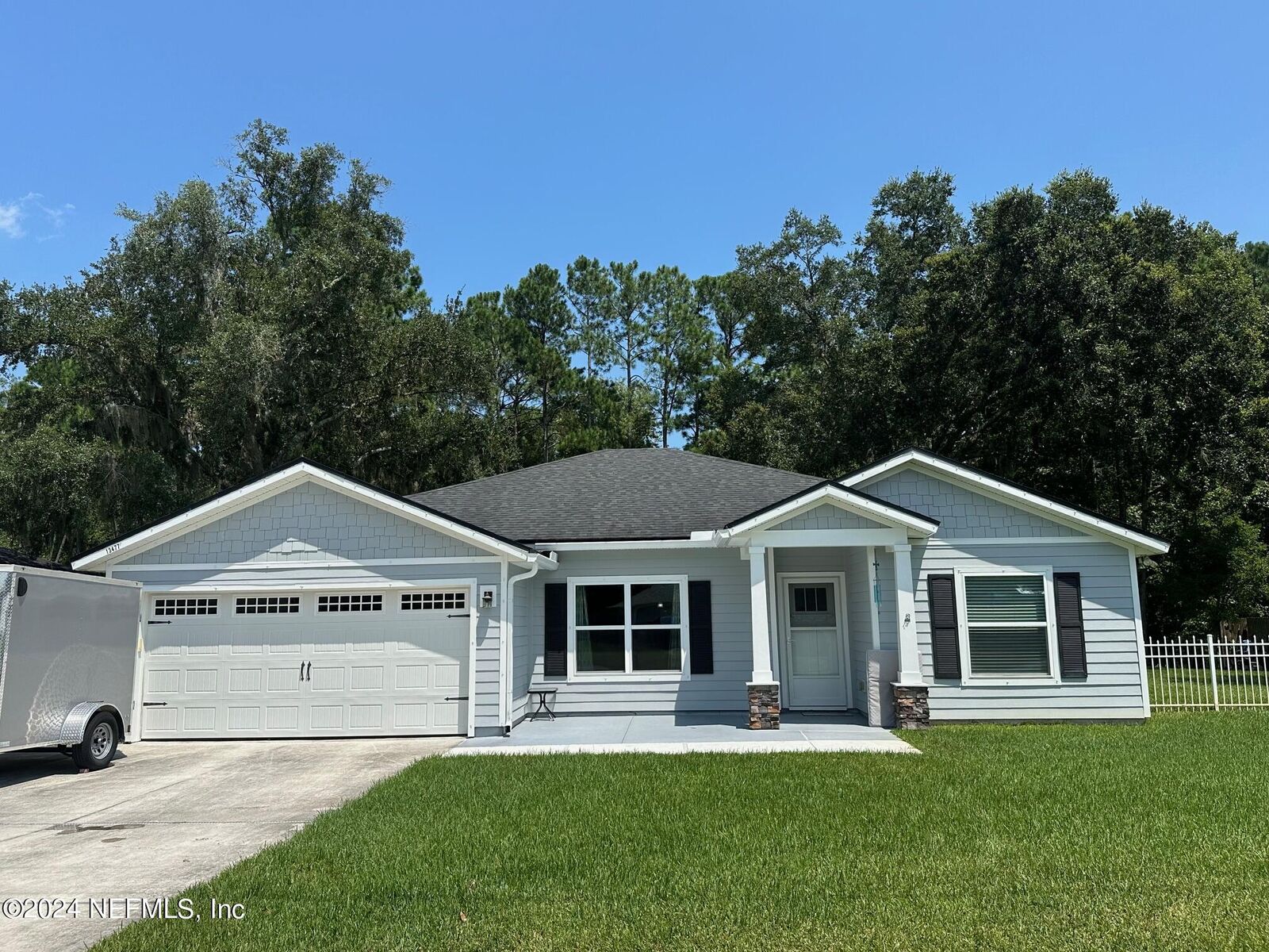 Property Photo: 13477 Foxwood Height Circle E FL 32226