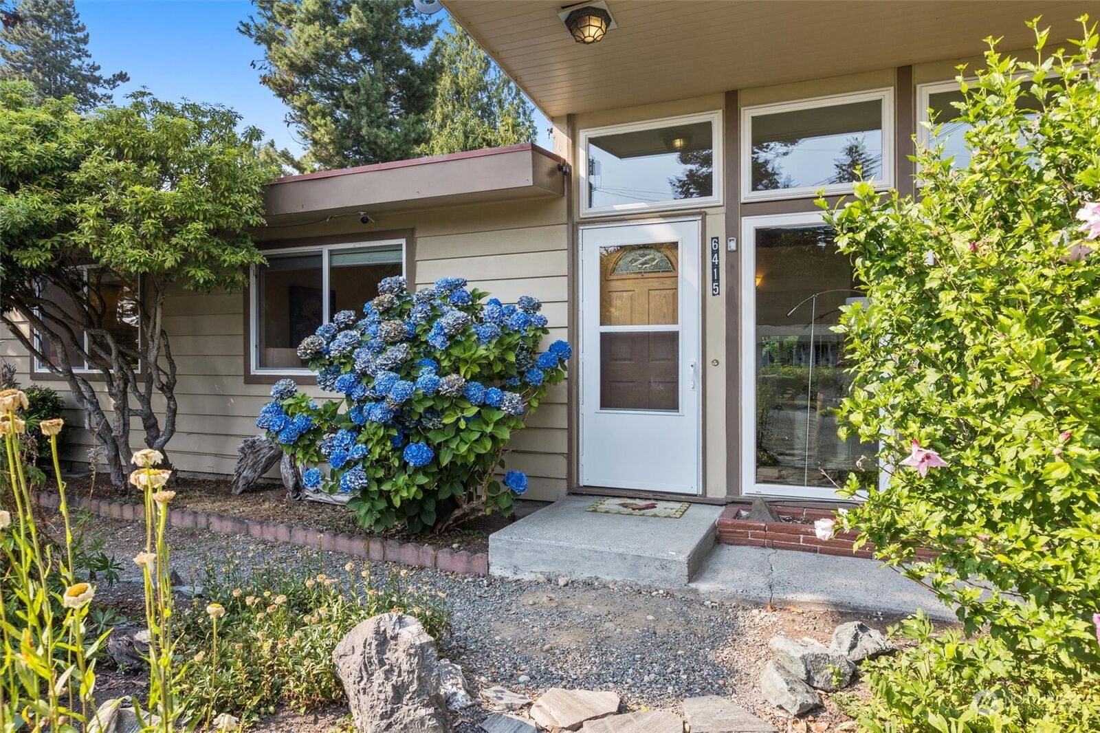 Property Photo:  6415 178th Place SW  WA 98037 