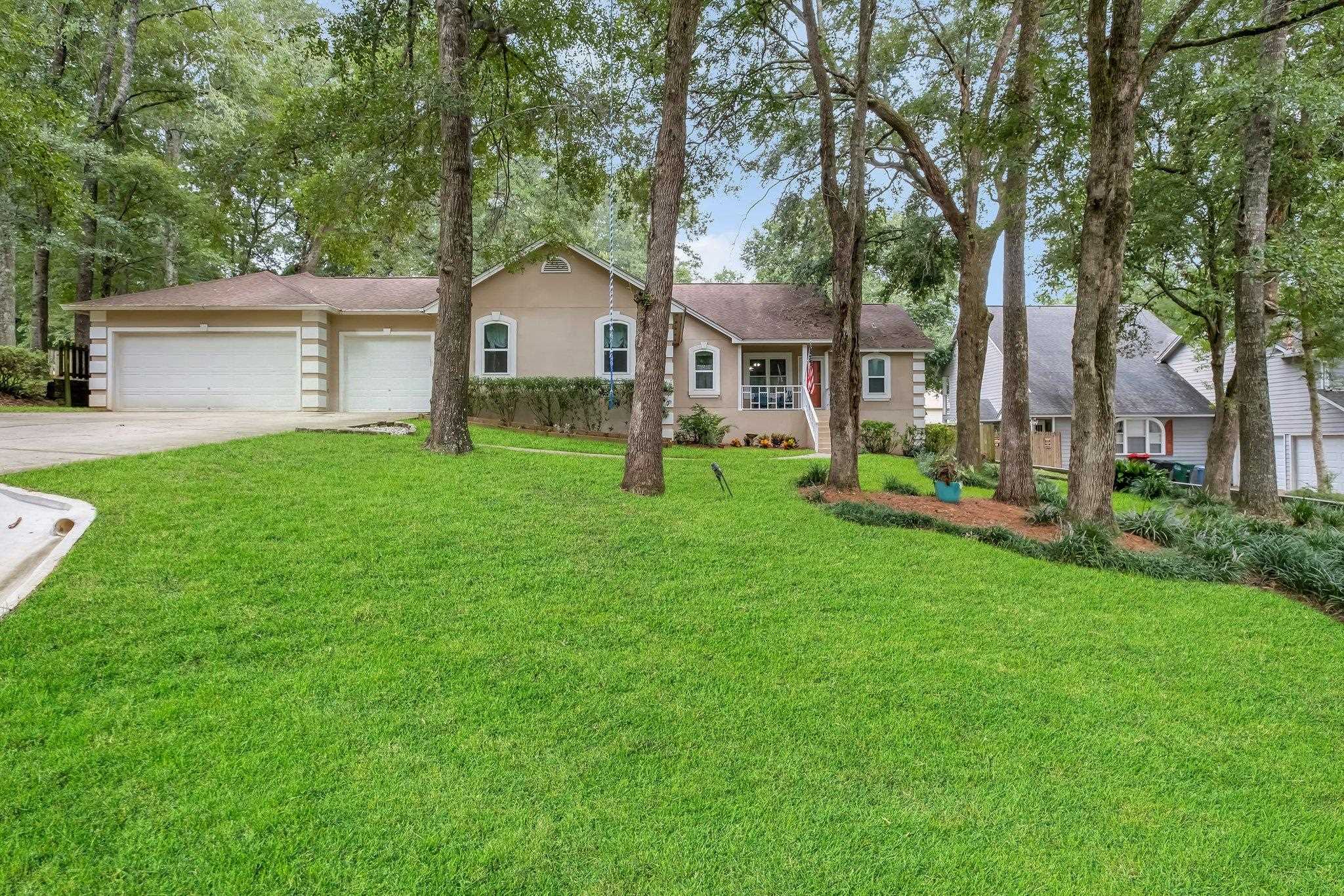 Property Photo:  1298 Avondale Way  FL 32317 