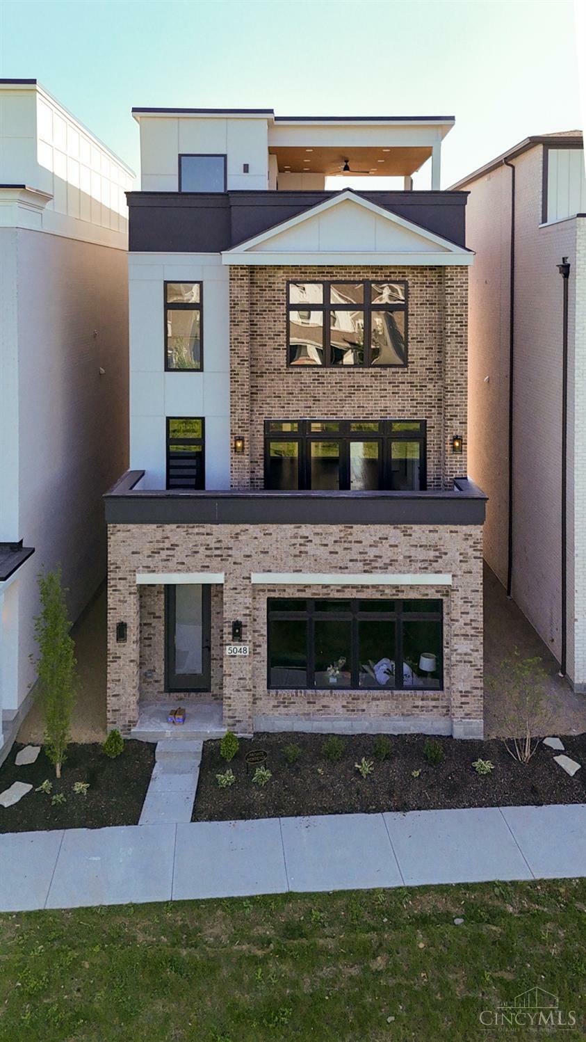 5048 Arabella Circle  Blue Ash OH 45242 photo