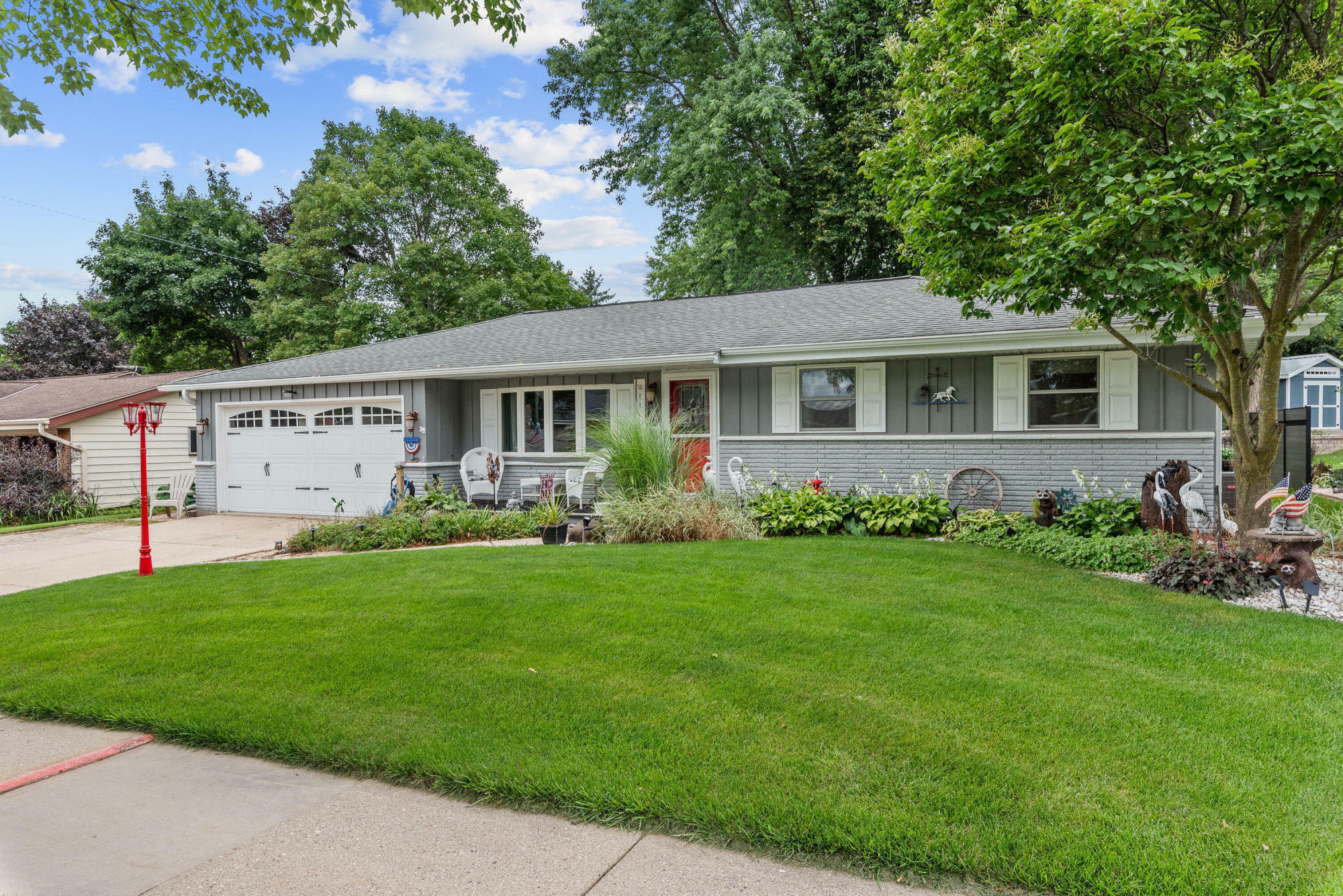 Property Photo:  902 Decker Dr  WI 53090 