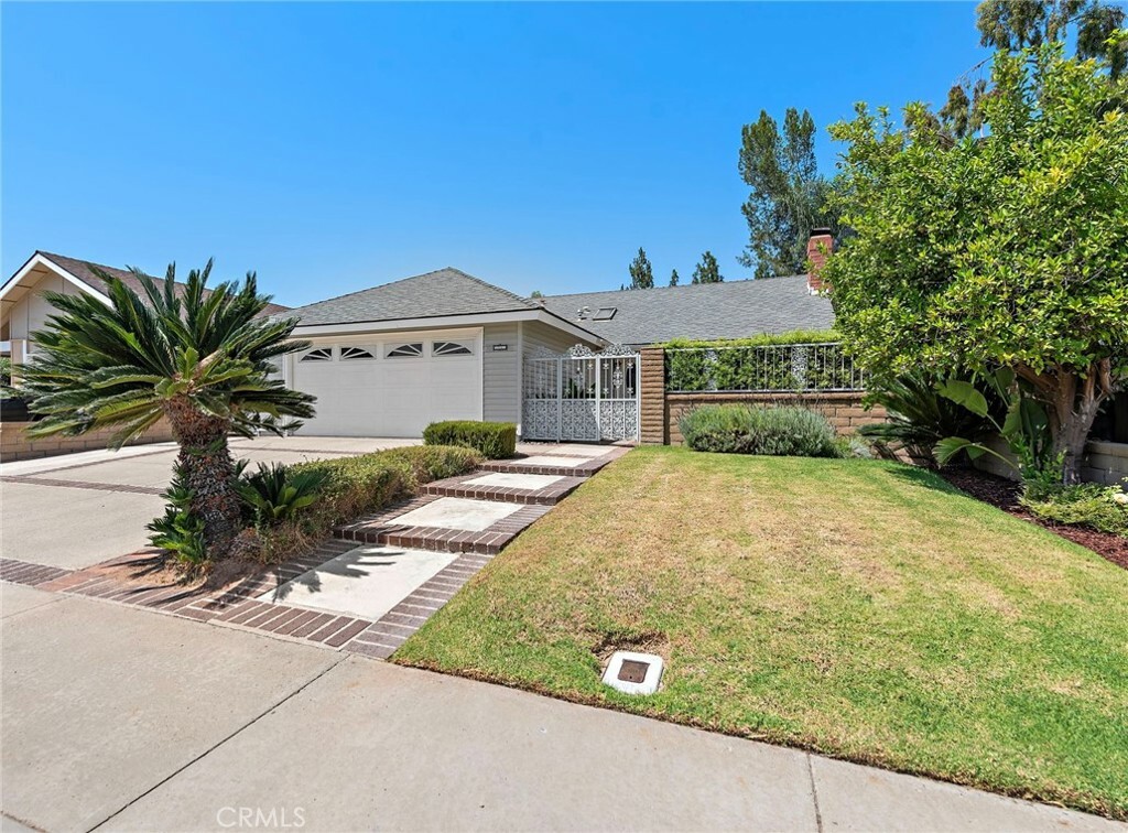 23521 Lipari  Laguna Hills CA 92653 photo