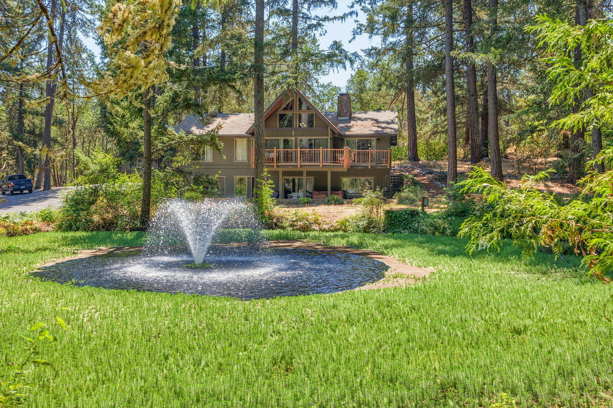 Property Photo: 255 Hessar Street OR 97527