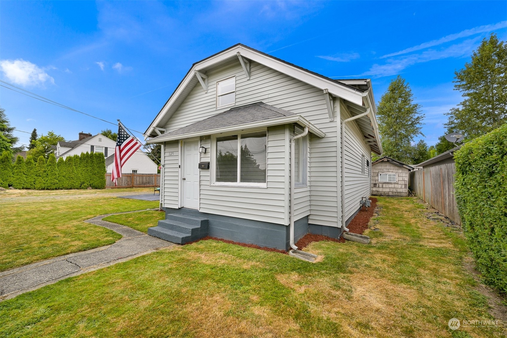 Property Photo:  1125 E Kincaid Street  WA 98274 