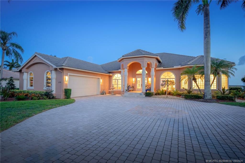 Property Photo:  1556 SE Ballantrae Court  FL 34952 