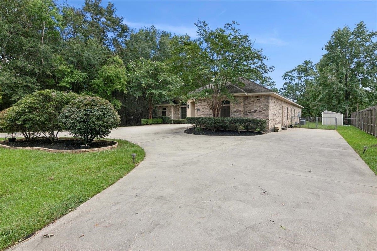 Property Photo:  259 Pinehurst Dr  TX 77659 