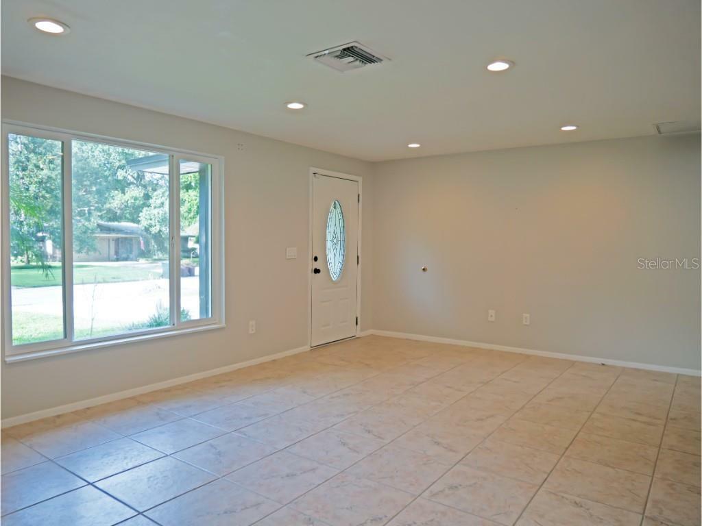 Property Photo:  2015 Pinehurst Drive  FL 33763 