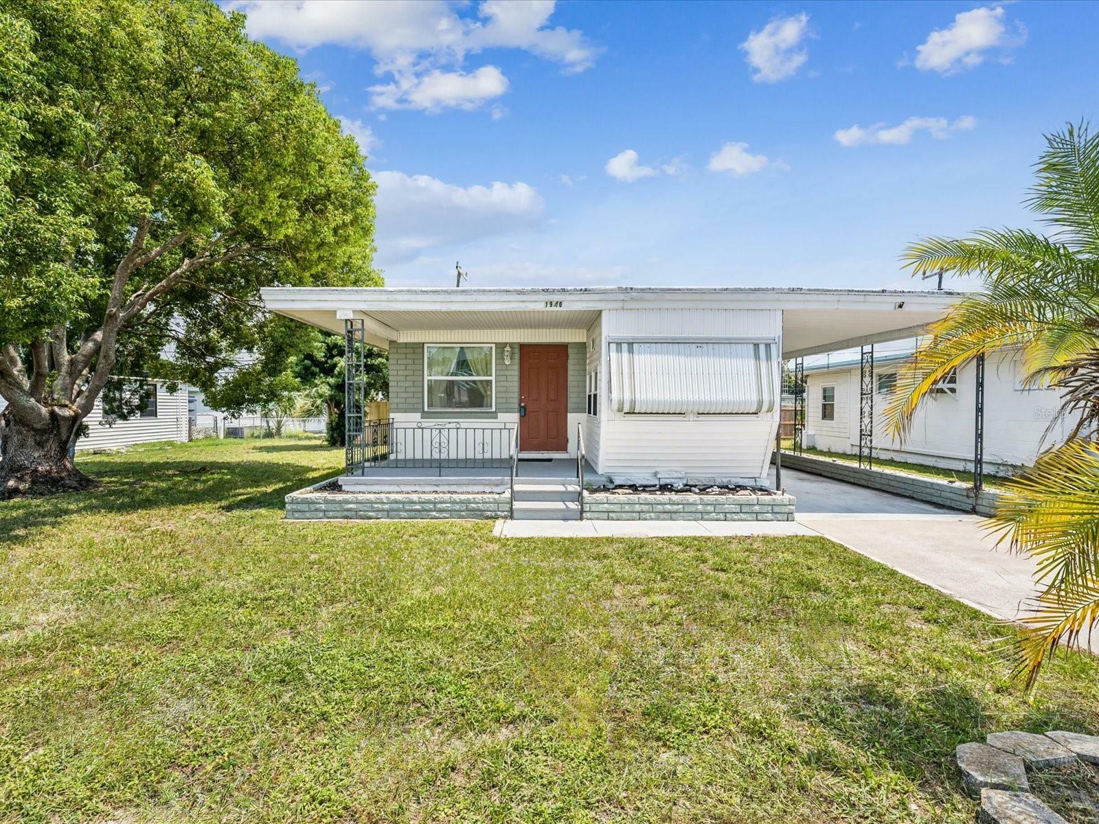 Property Photo:  1940 Shady Cove Drive  FL 34691 