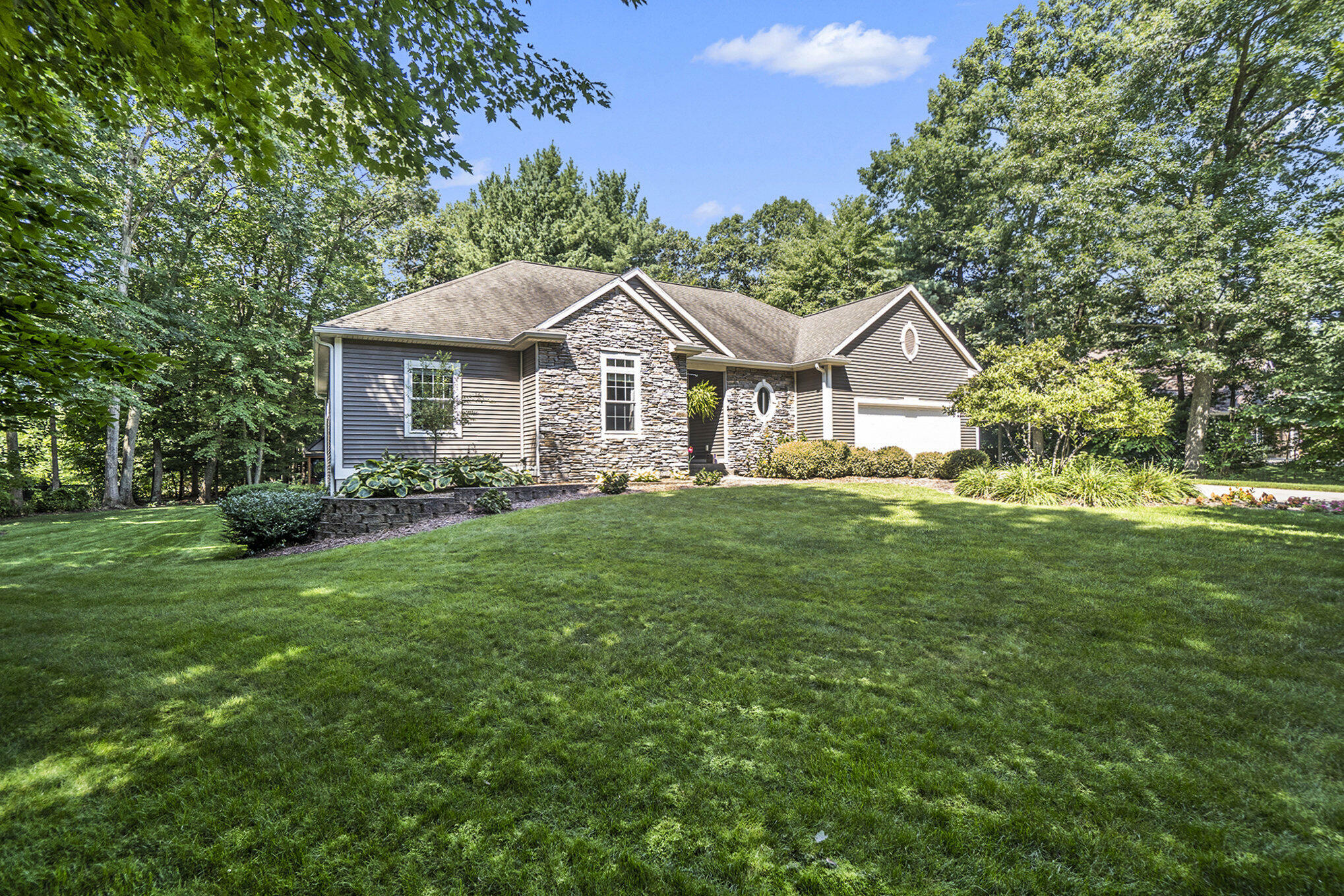 Property Photo:  13811 Devonshire Lane  MI 49417 