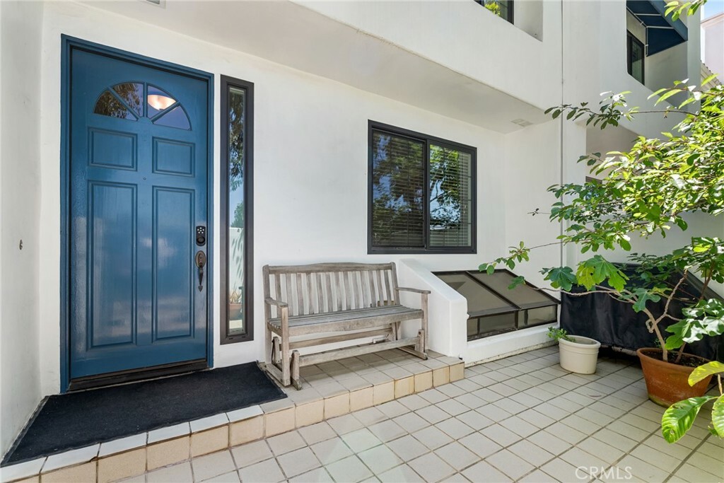 Property Photo:  7371 Seabluff Drive 103  CA 92648 