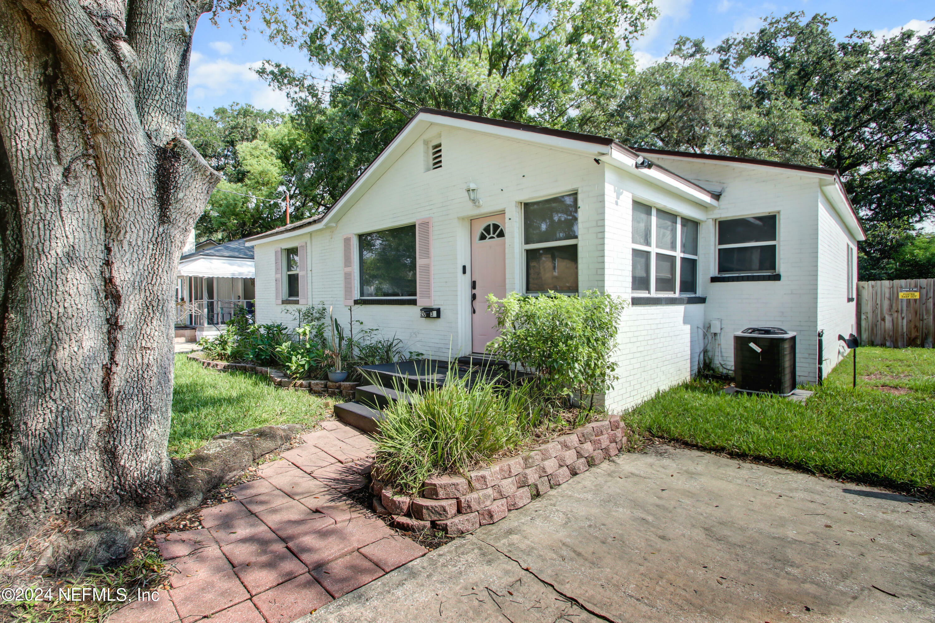 Property Photo:  2031 Reed Avenue  FL 32207 