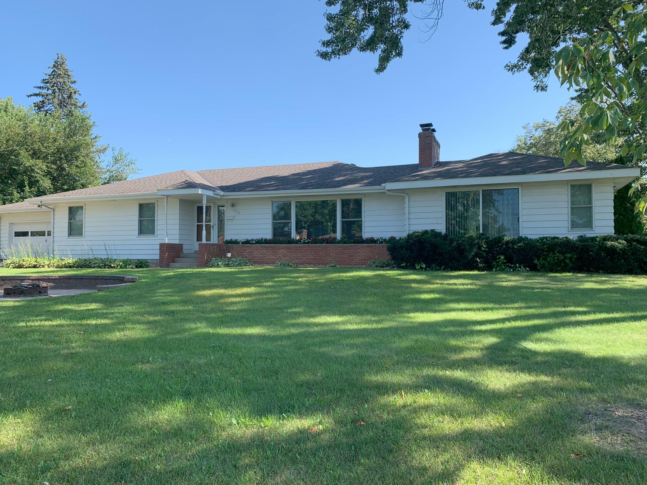 910 8th Avenue E  Shakopee MN 55379 photo