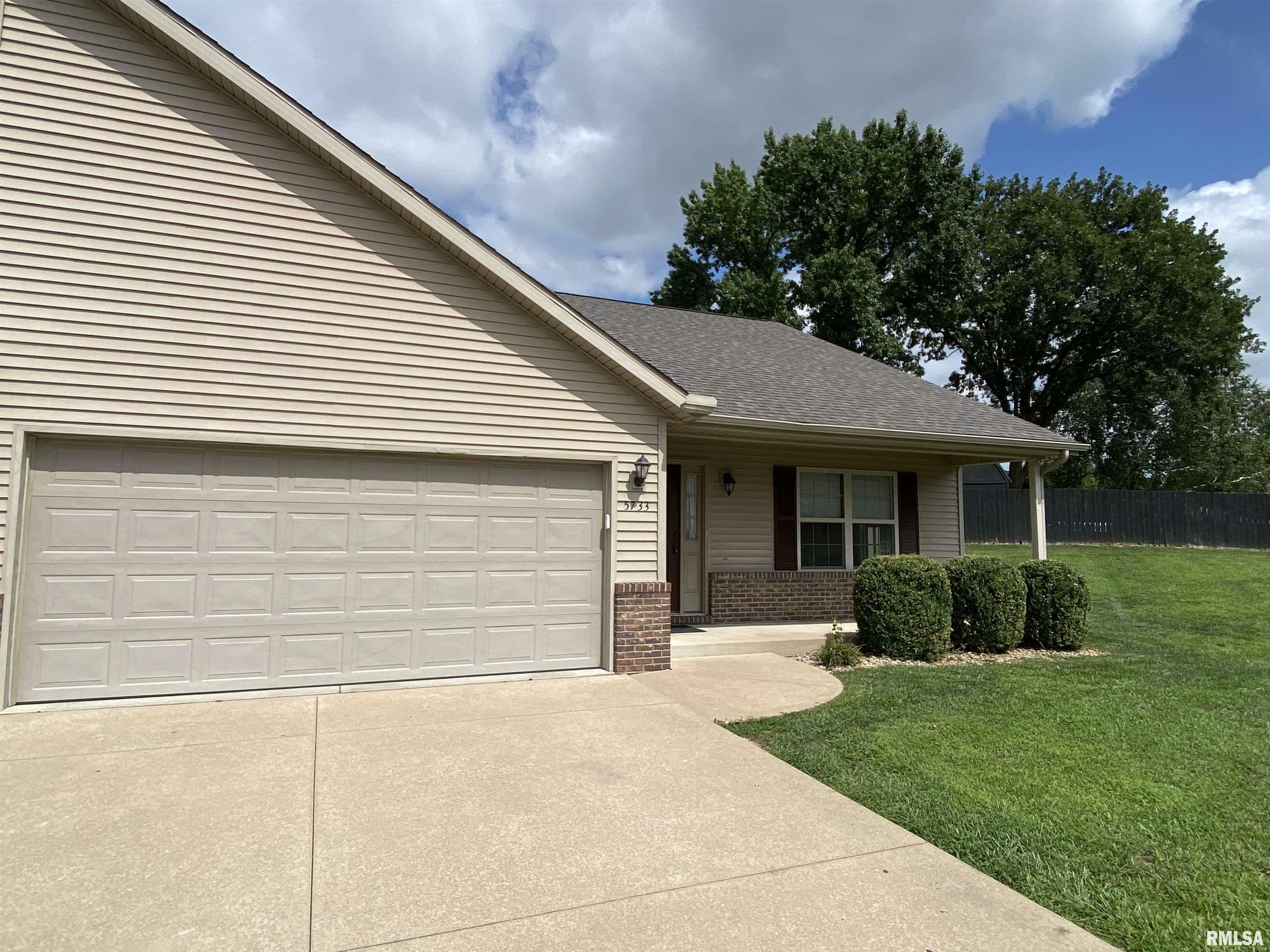 Property Photo:  5733 N Frostwood Parkway  IL 61615 