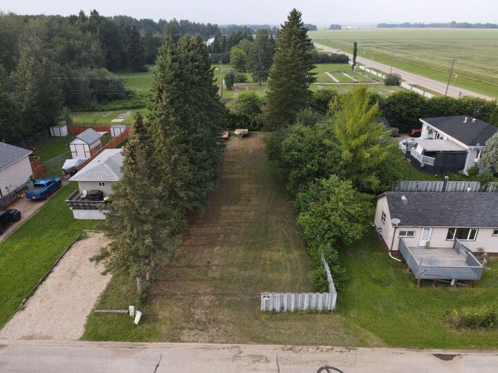 Property Photo: 4808 59A Avenue AB T0G 1E0