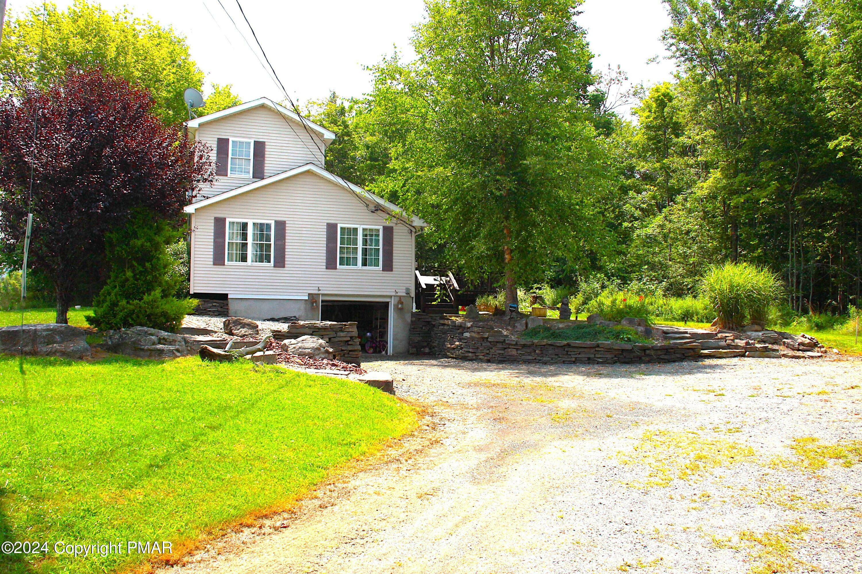 Property Photo:  894 Spring Hill Road  PA 18463 