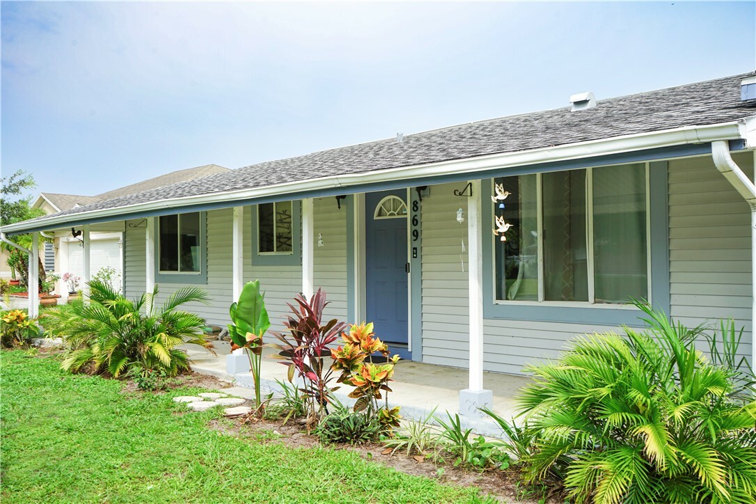 Property Photo:  869 Wentworth Street  FL 32958 