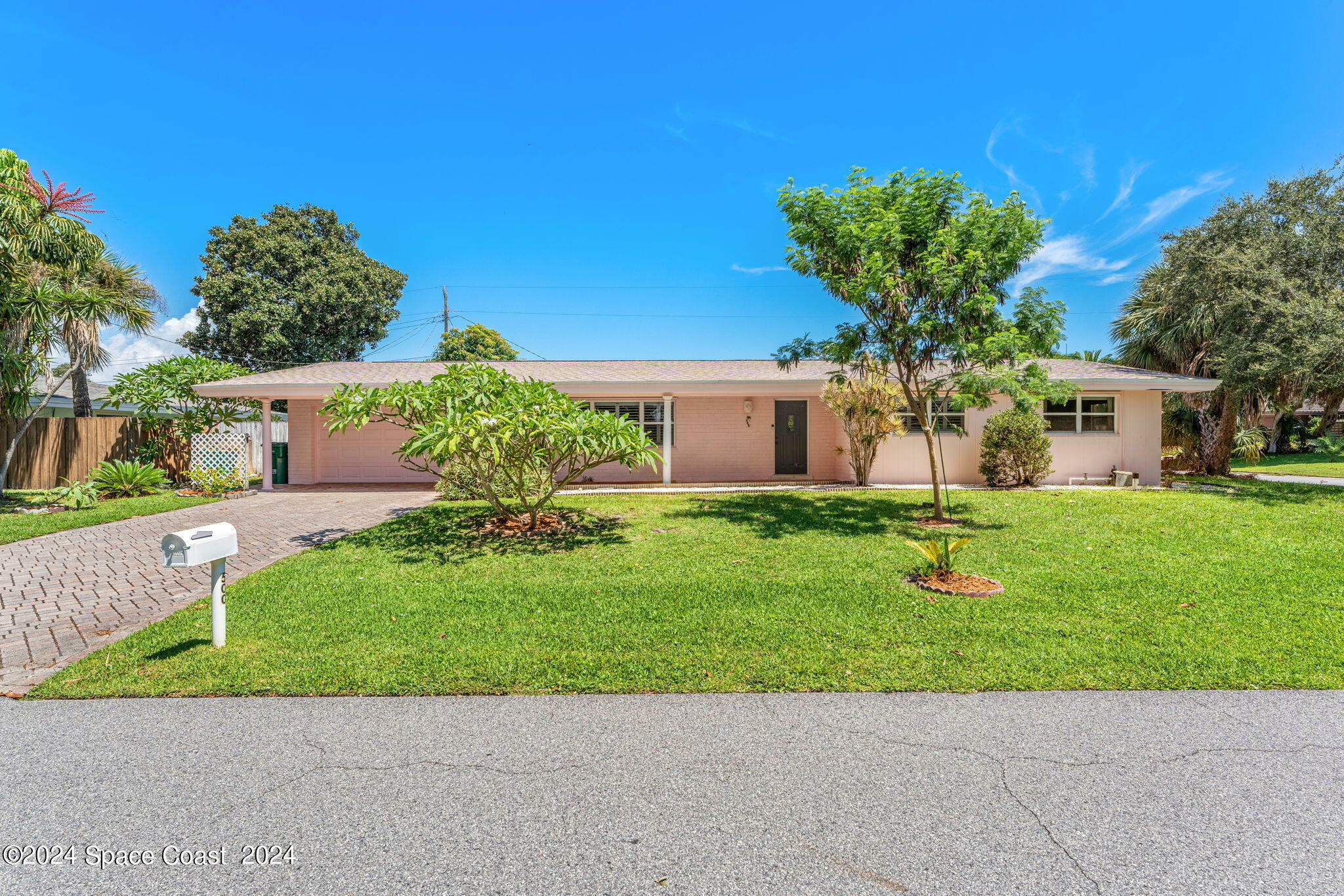 Property Photo:  500 Seabreeze Drive  FL 32903 