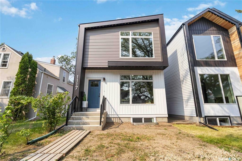 Property Photo:  1117 9th Street  SK S7H 0N4 