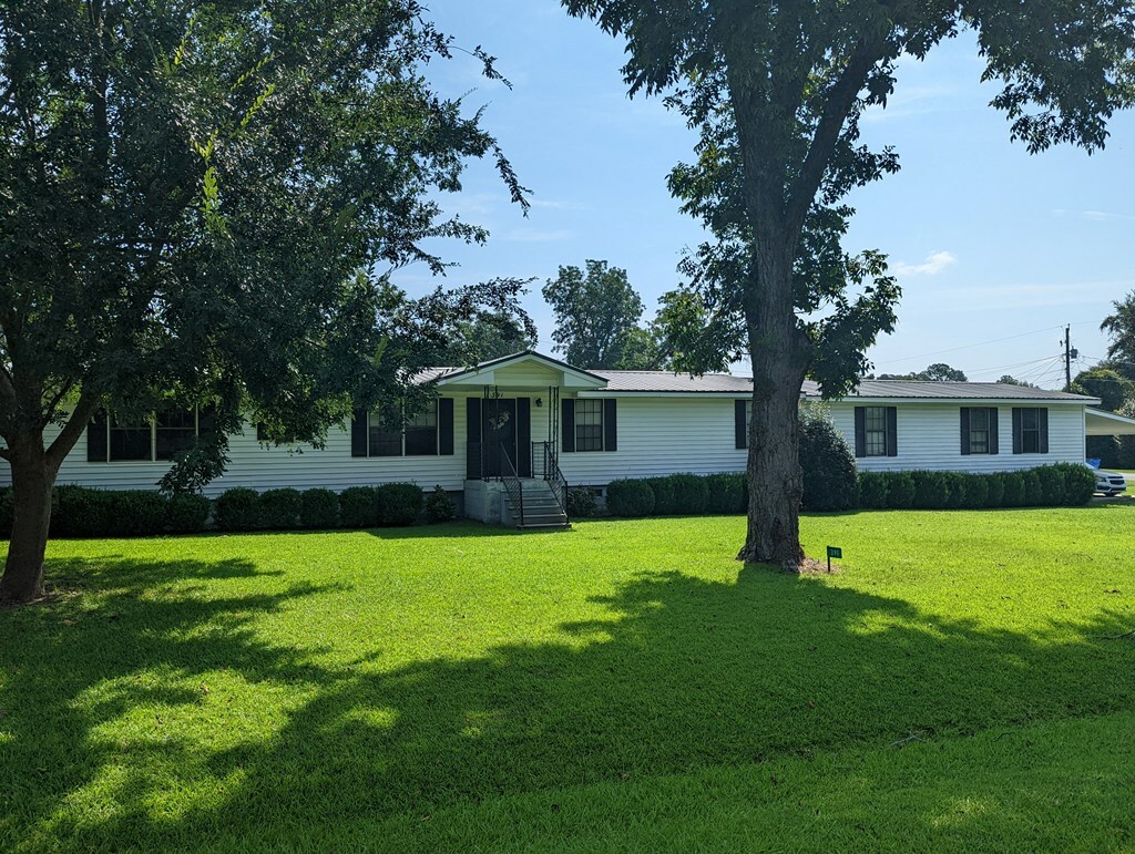 Property Photo:  391 S Brown Avenue  GA 31790 