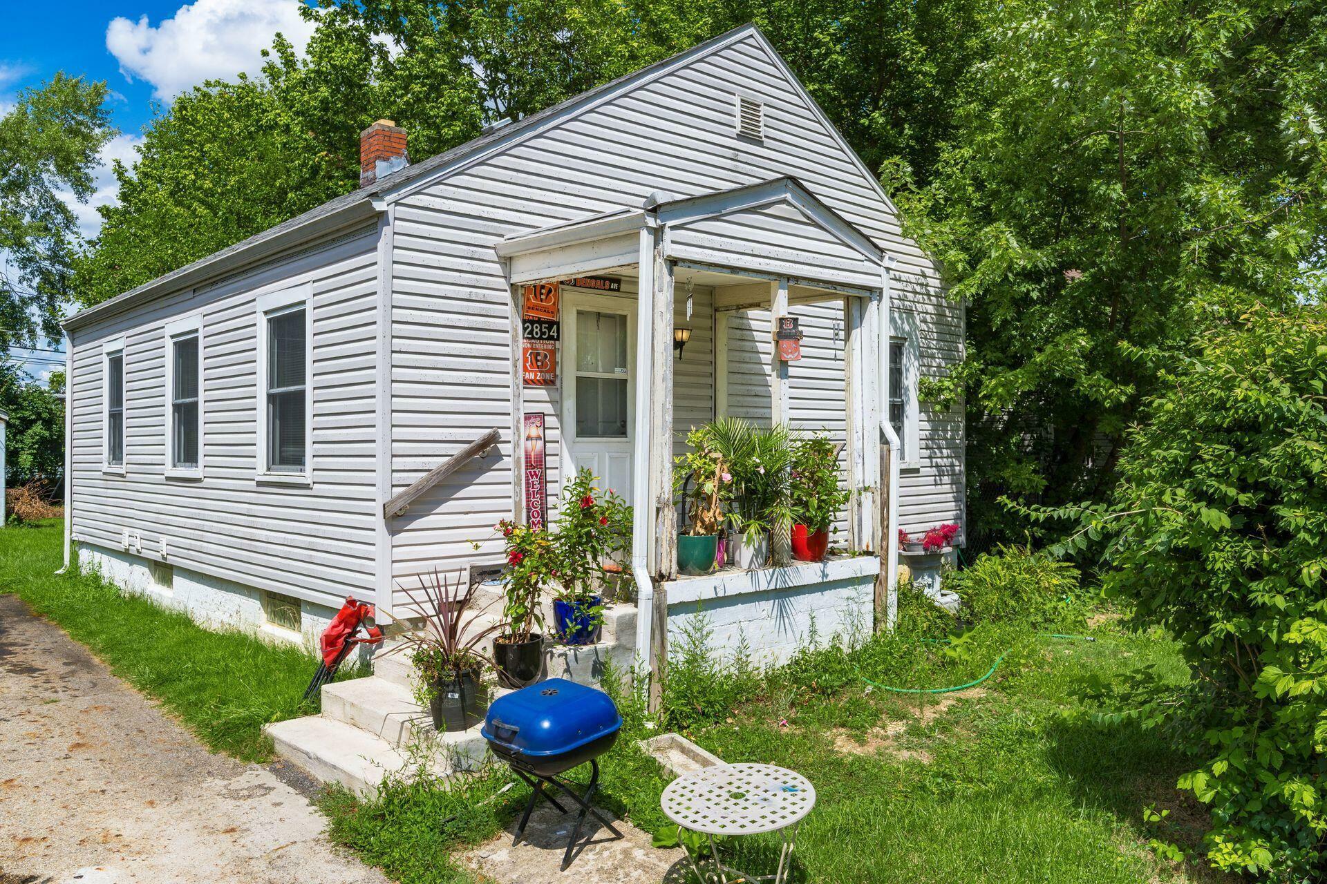 Property Photo:  2854 E 13th Avenue  OH 43219 