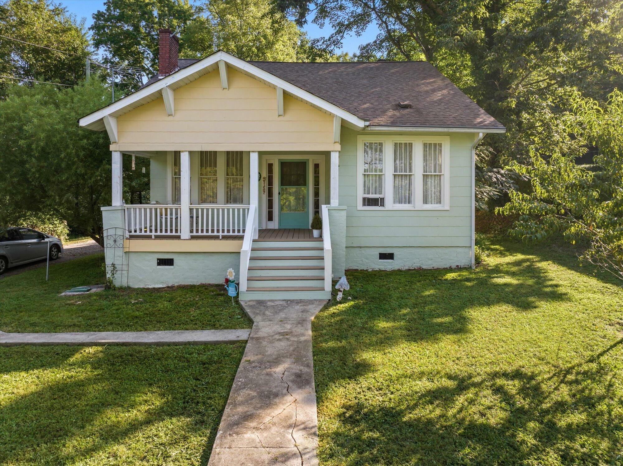 213 S Jackson St  Athens TN 37303 photo