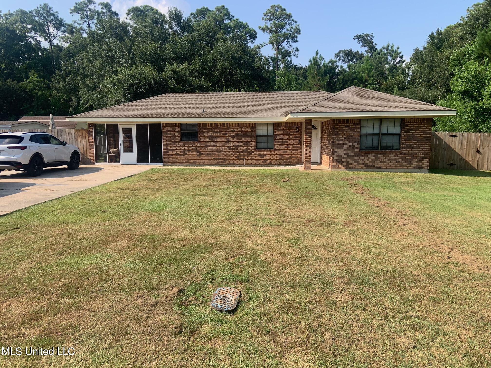 Property Photo:  223 Old Spanish Trail  MS 39576 