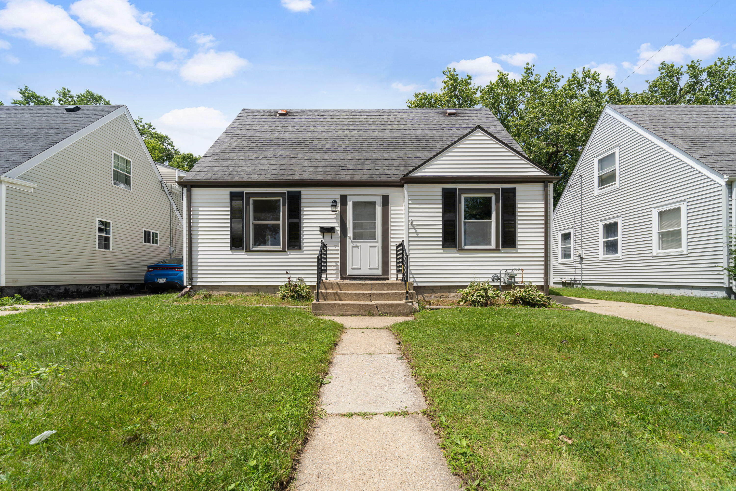 2404 Hayes Ave  Racine WI 53405 photo