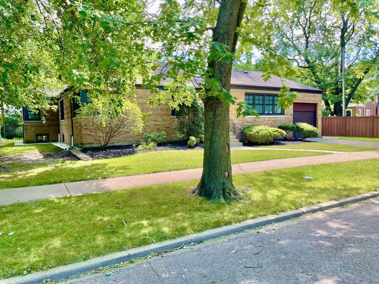 Property Photo:  2955 W Catalpa Avenue  IL 60625 