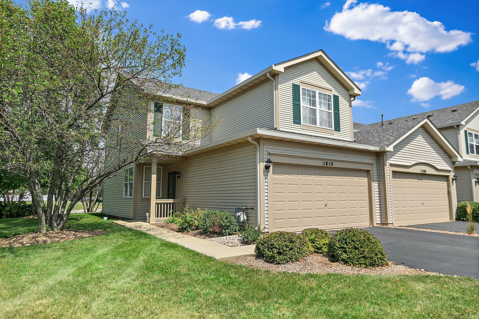 Property Photo:  1810 N Wentworth Circle  IL 60446 