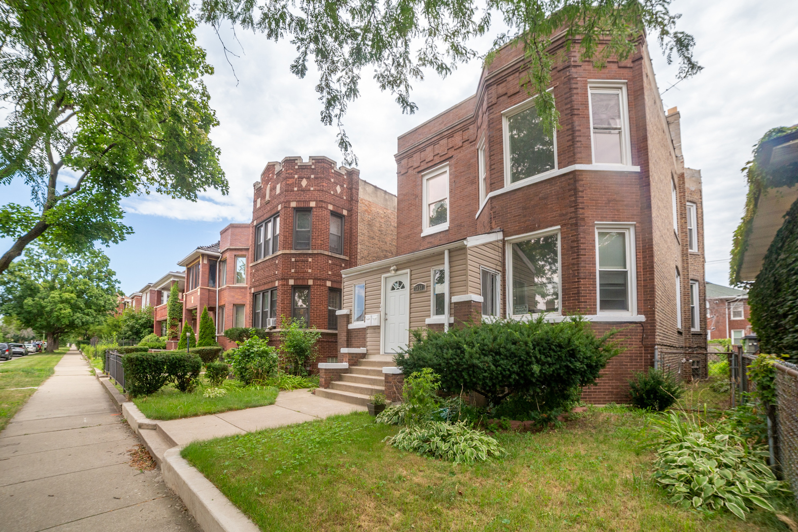 Property Photo: 7351 S Luella Avenue IL 60649