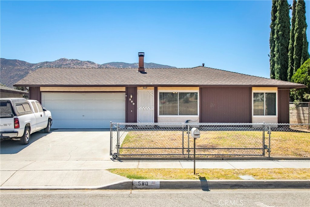 Property Photo:  580 W Barbour Street  CA 92220 