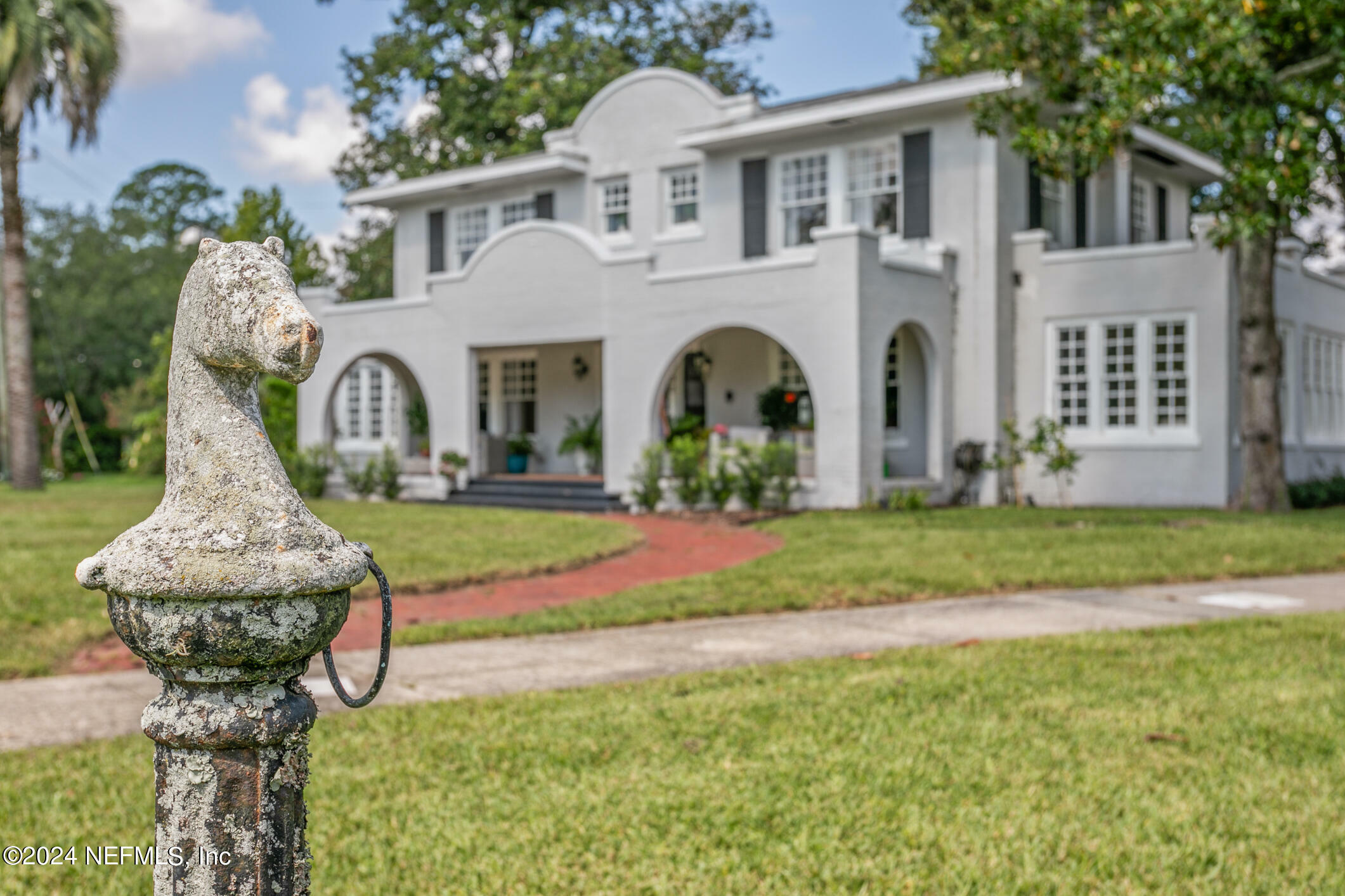 Property Photo: 1492 Avondale Avenue FL 32205