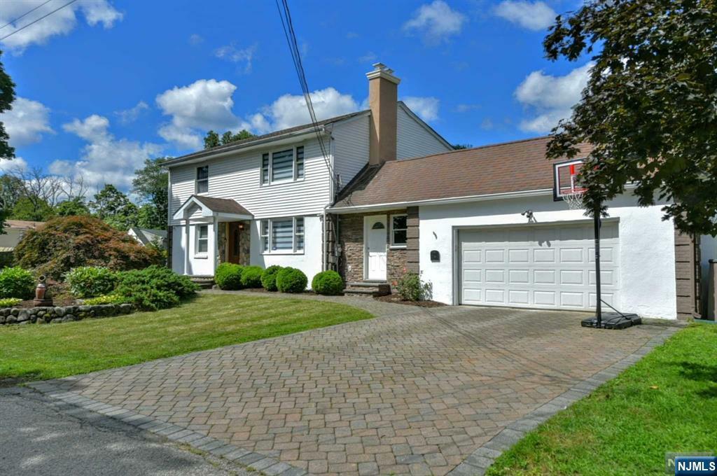 Property Photo:  15 Lakeside Avenue  NJ 07403 