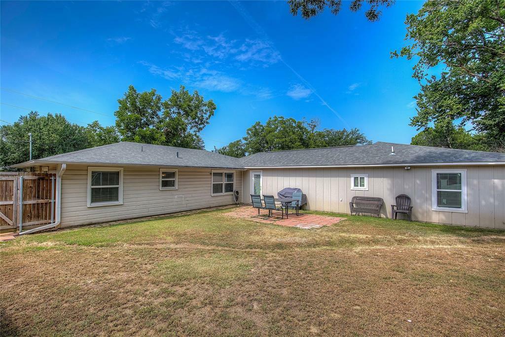 Property Photo:  245 Parkins Street  TX 75482 