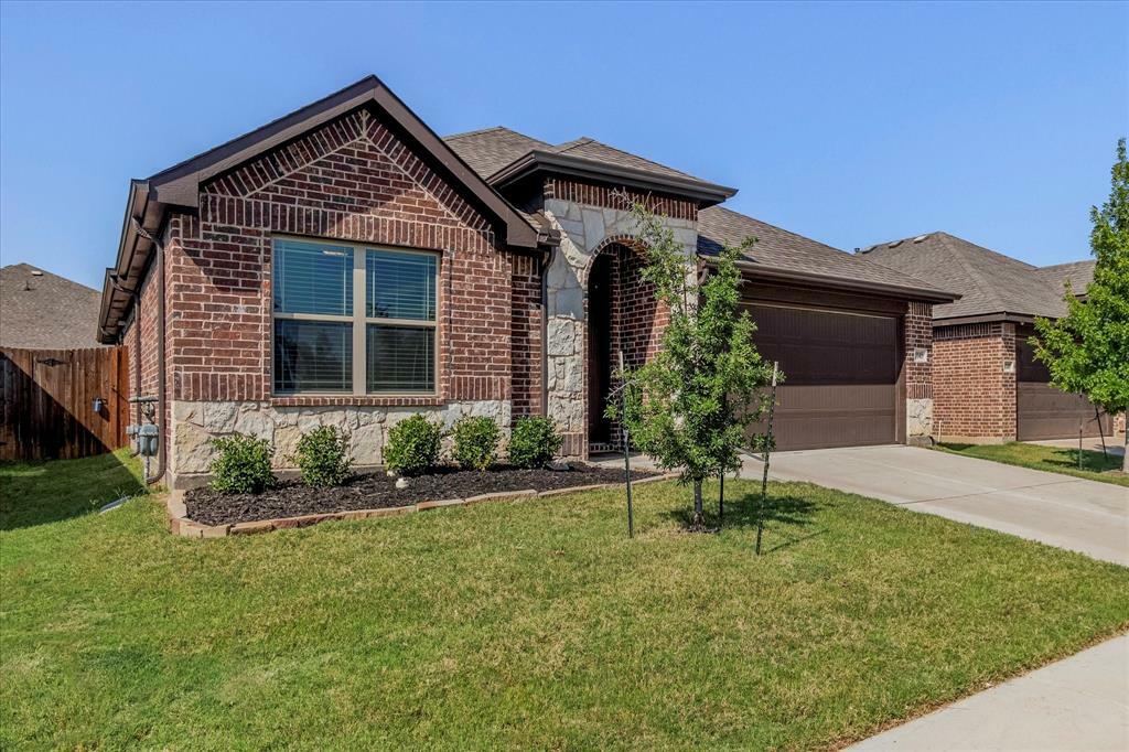 Property Photo:  1145 Kingbird Lane  TX 76009 