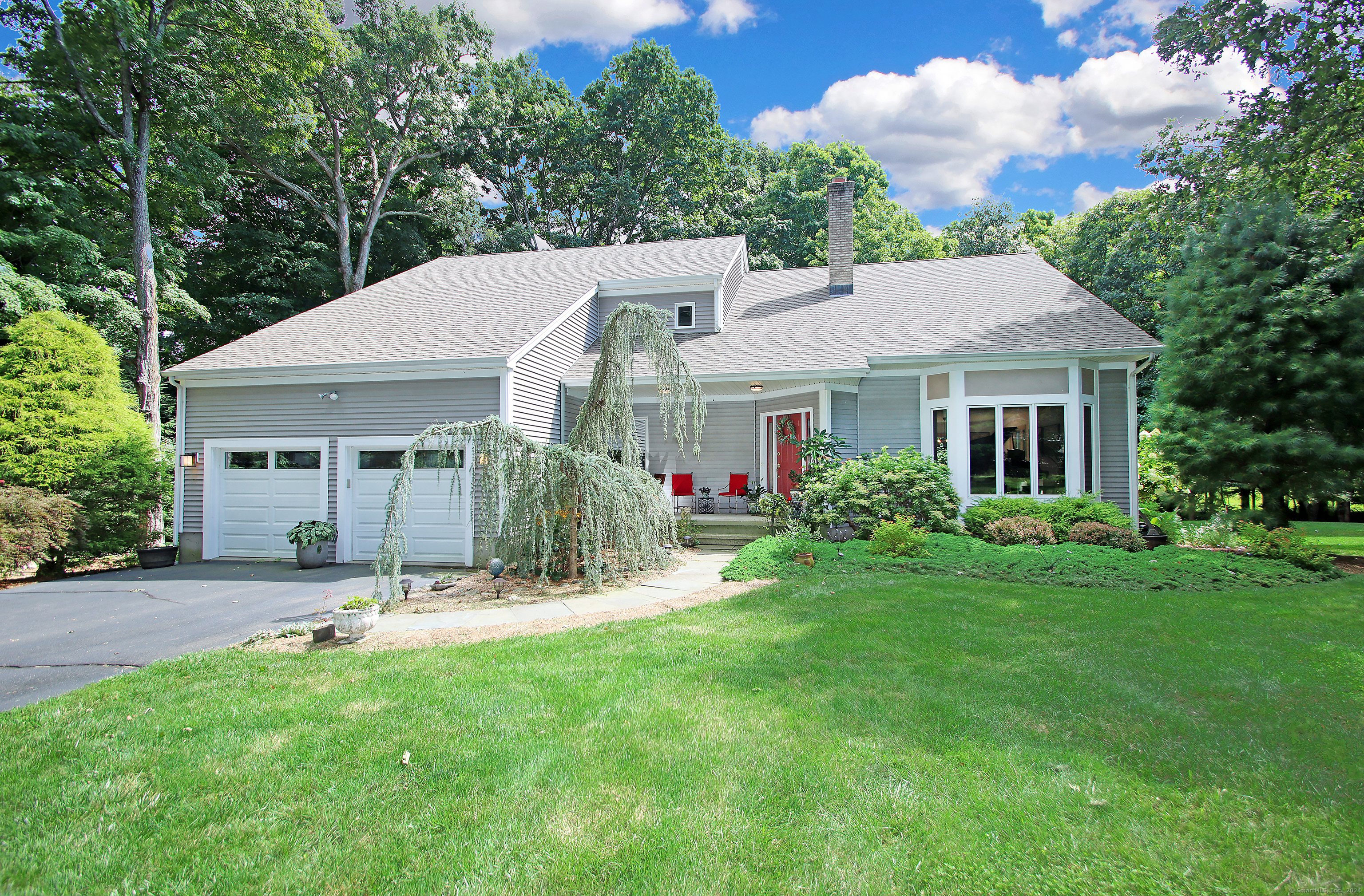 Property Photo:  105 Walnut Hill Road  CT 06801 