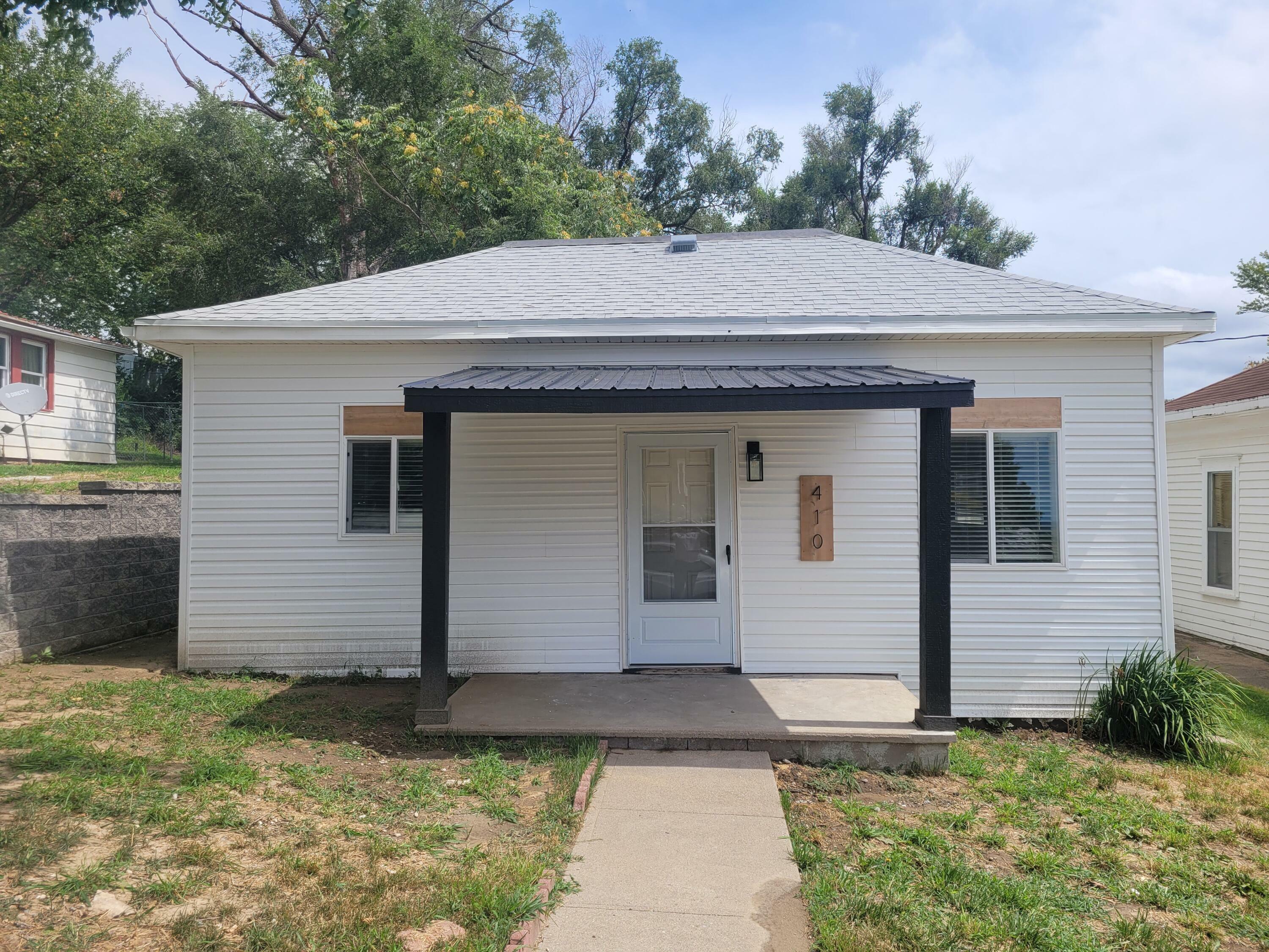 Property Photo:  410 N 4th  Street  IA 51555 