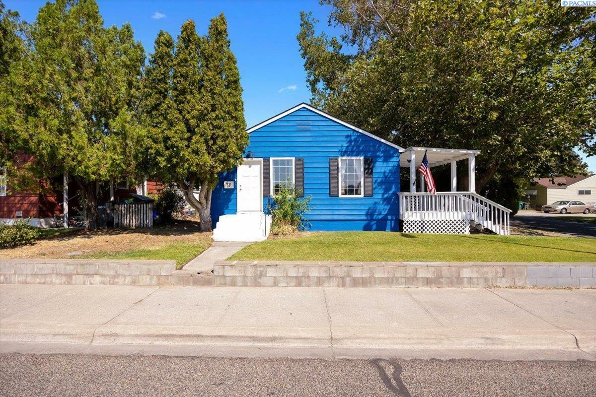 Property Photo:  23 E 10th  WA 99336 