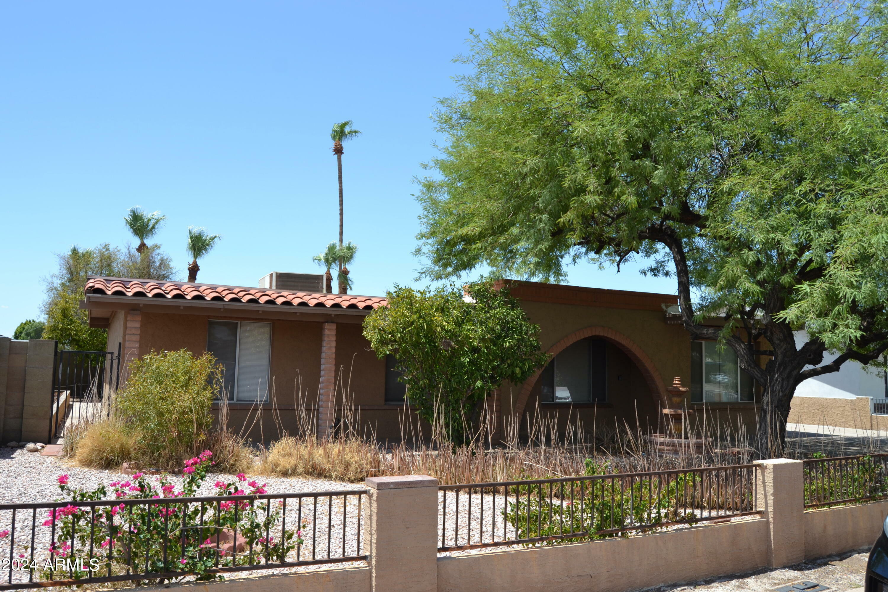 Property Photo:  2922 S Juniper Street  AZ 85282 