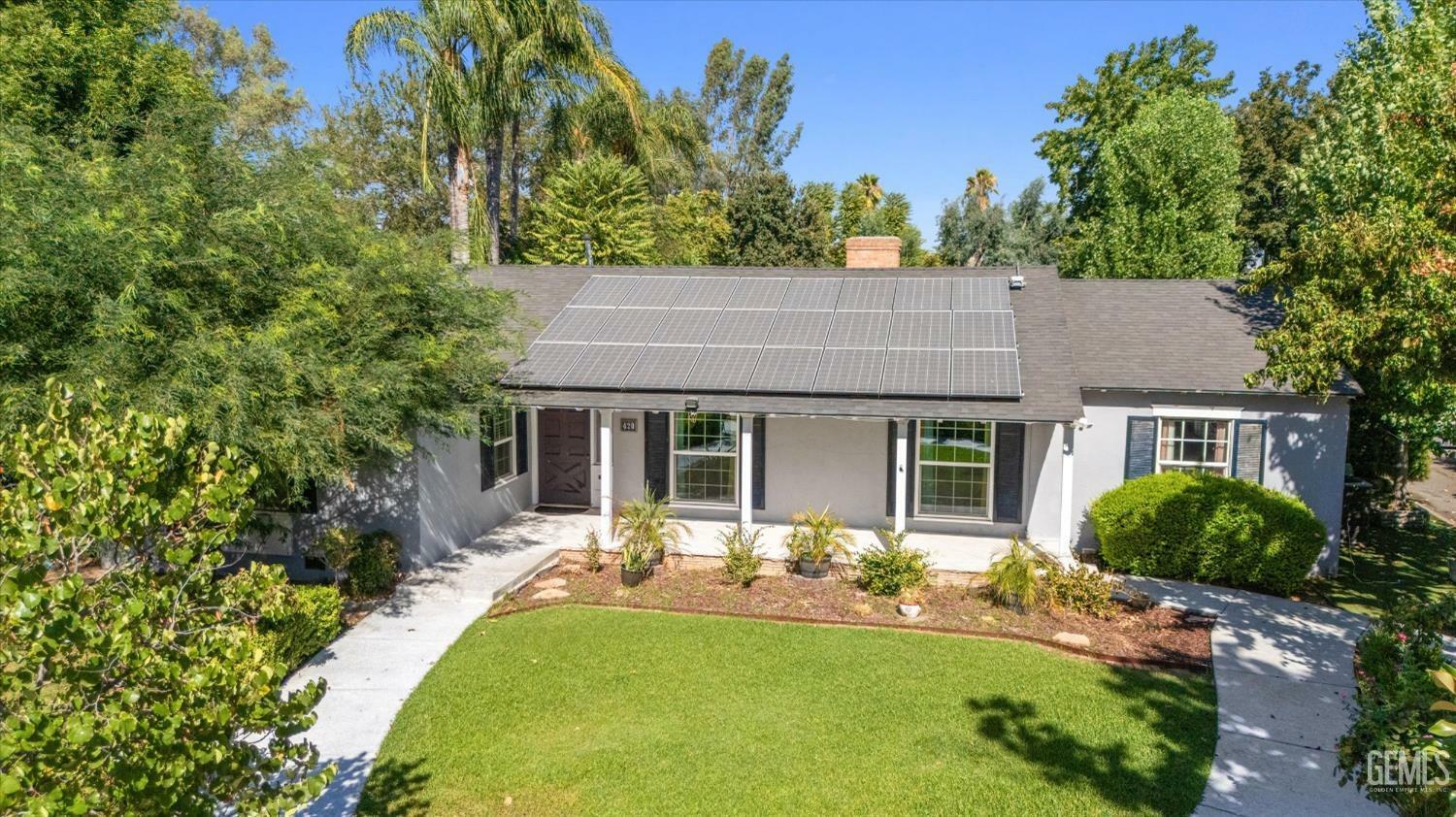 Property Photo:  420 Houchin Road  CA 93304 