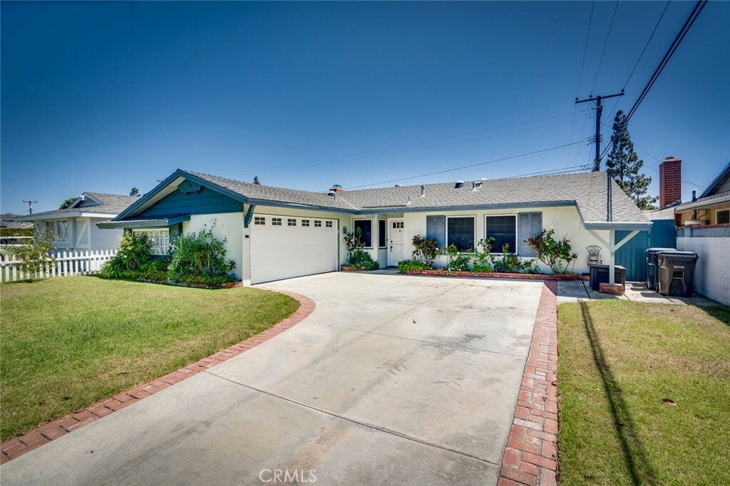 Property Photo:  16402 Santa Anita Lane  CA 92649 