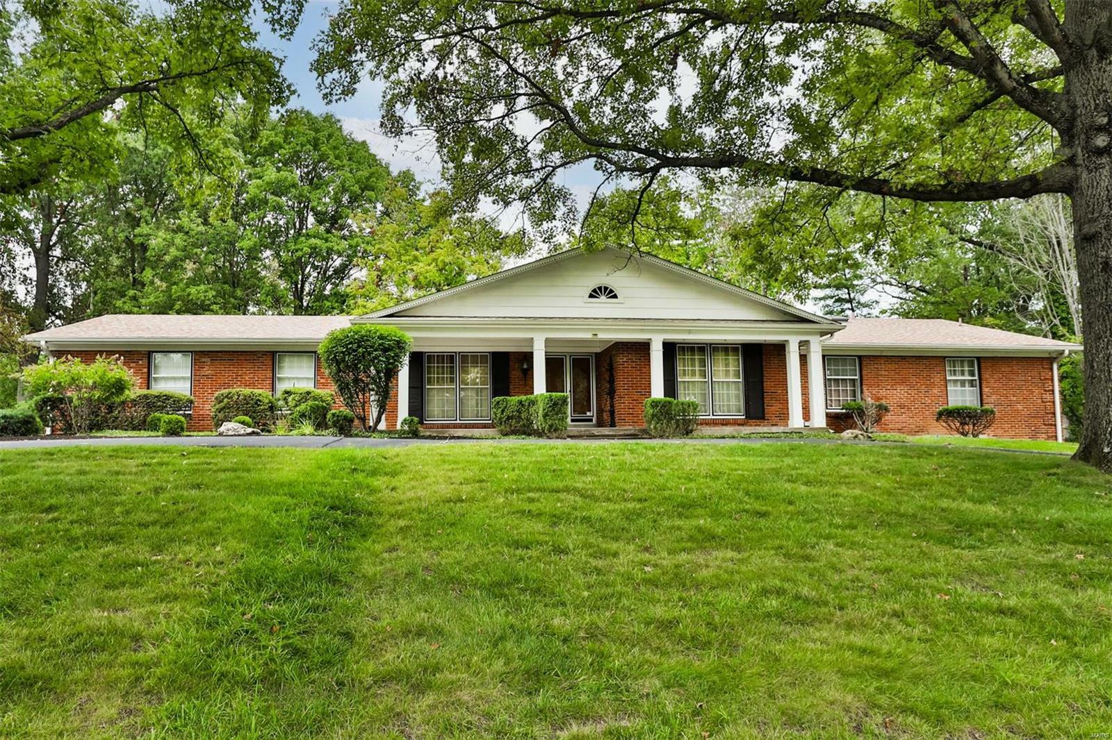 Property Photo:  11592 New London Drive  MO 63141 