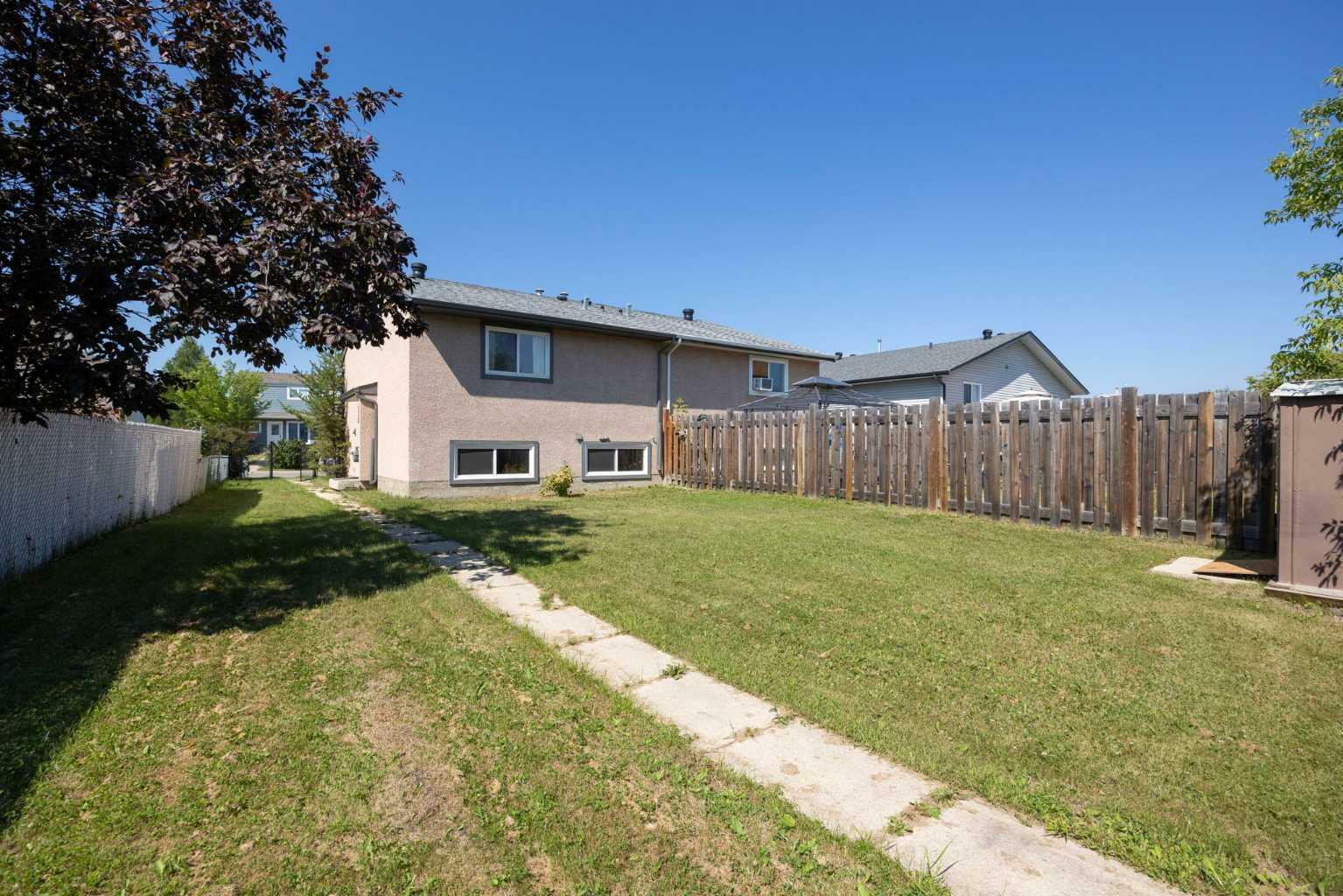 Property Photo:  273 Ross Haven Drive  AB T9H 3P2 