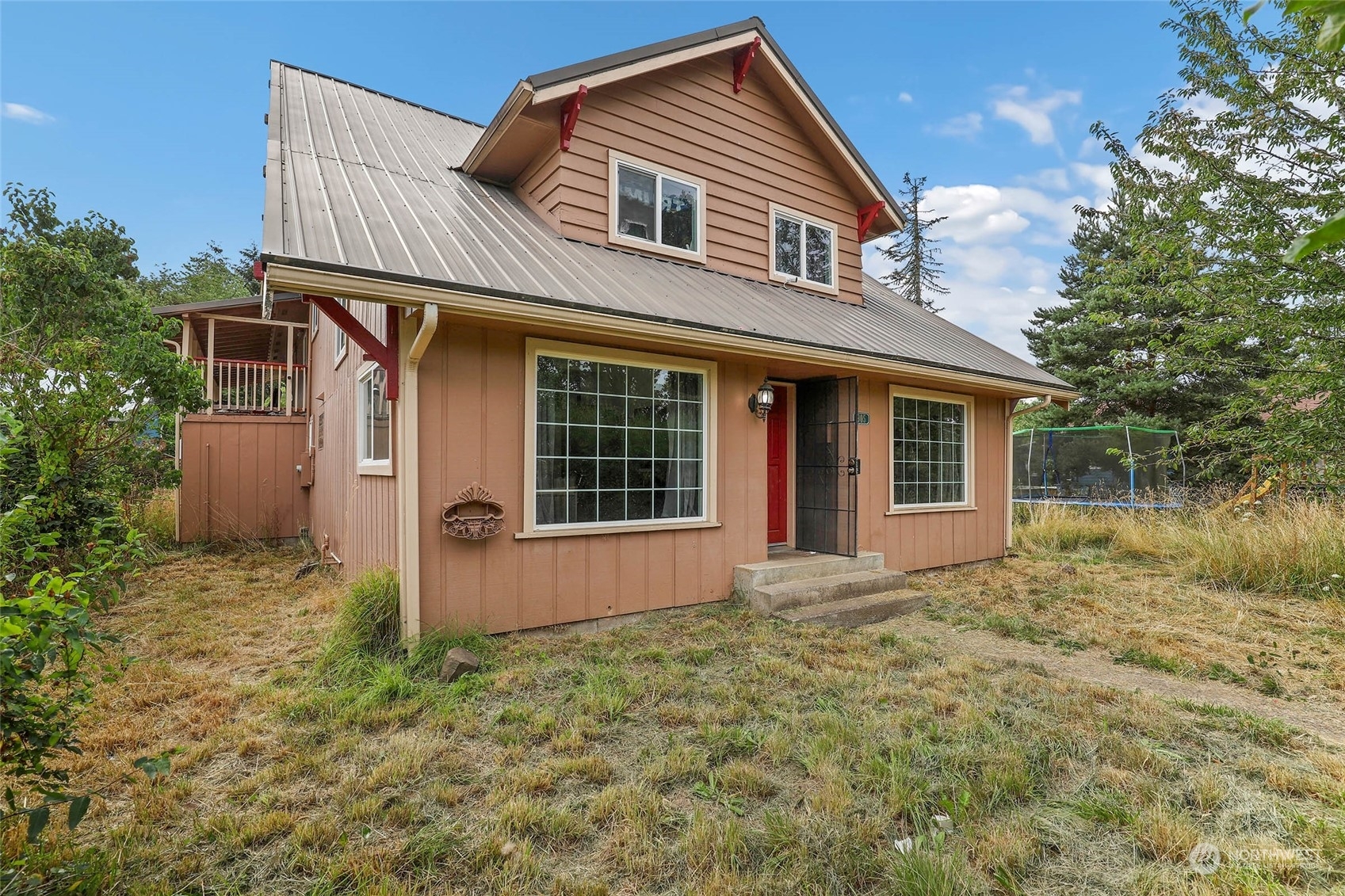 Property Photo:  905 L Street  WA 98531 