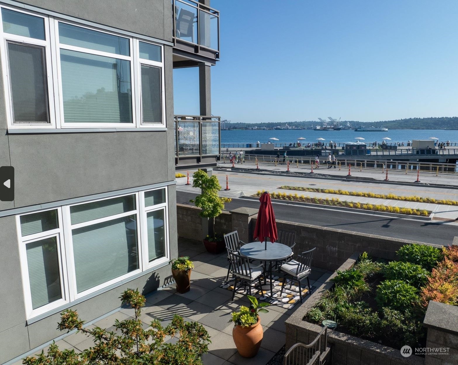 Property Photo:  1900 Alaskan Way 116  WA 98101 