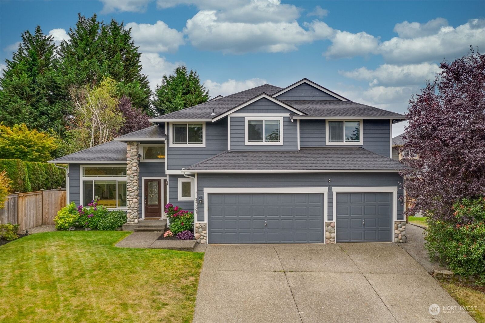 Property Photo: 22507 SE 279th Street WA 98038