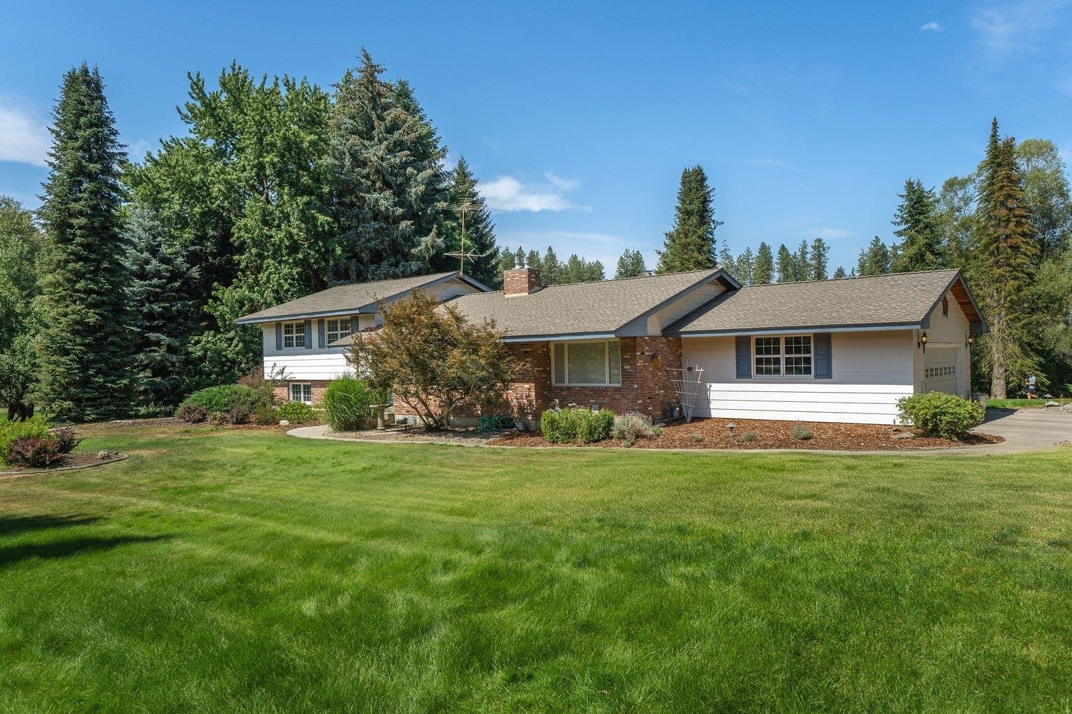 Property Photo:  2211 E Golden Rd  WA 99208 